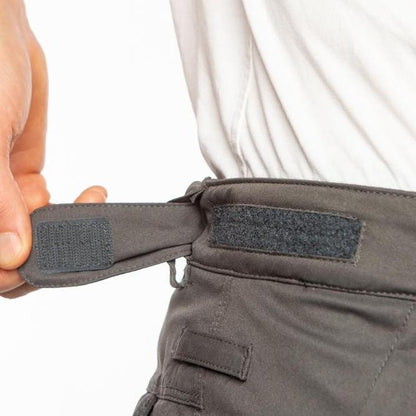 686 Infinity Insulated Cargo Snow Pants