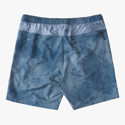 Billabong Surftrek Elastic 17" Shorts - 88 Gear