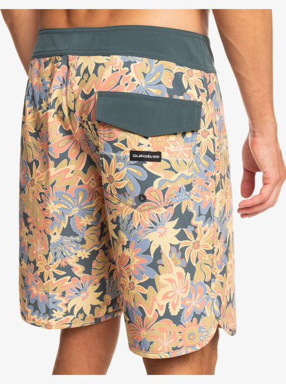 Quiksilver Surfsilk Scallop 19" Boardshorts - 88 Gear