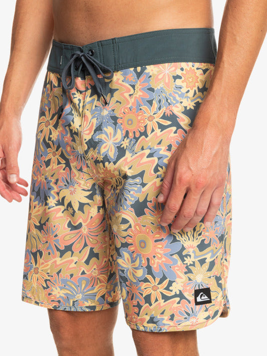 Quiksilver Surfsilk Scallop 19" Boardshorts - 88 Gear